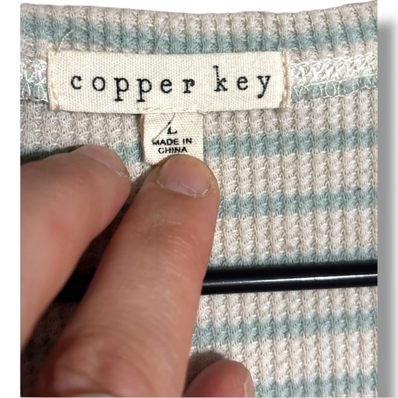 Copper Key V-Neck Short Sleeve Rib Knit Front Tie Green and White Striped Top - Picture 12 of 16